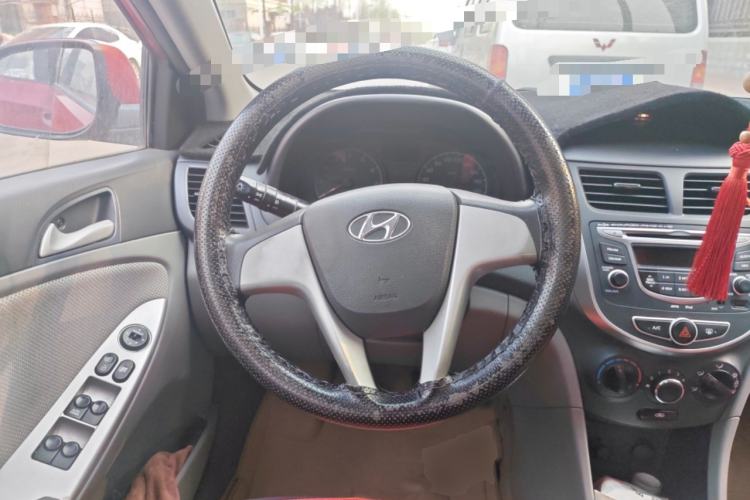 Used Hyundai Verna (older generation) 2010 Sedan 1.4L Manual Comfort GS Steering Wheel