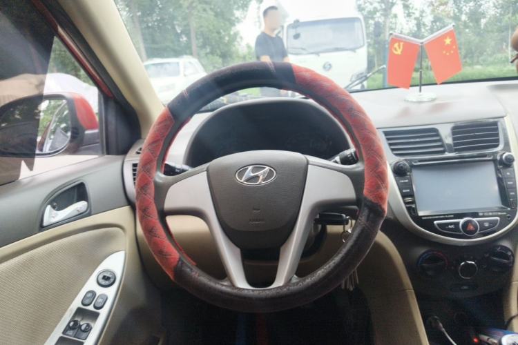 Used Hyundai Verna (older generation) 2010 Sedan 1.4L Manual Comfort GS Steering Wheel