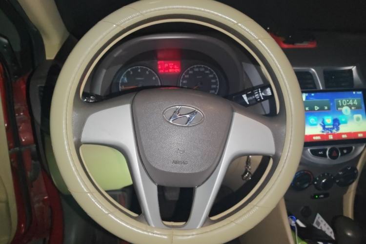 Used Hyundai Verna (older generation) 2010 Sedan 1.4L Automatic Comfort Model GS Steering Wheel