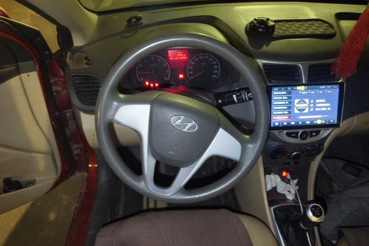 Used Hyundai Verna (older generation) 2010 Sedan 1.4L Manual Comfort GS Steering Wheel