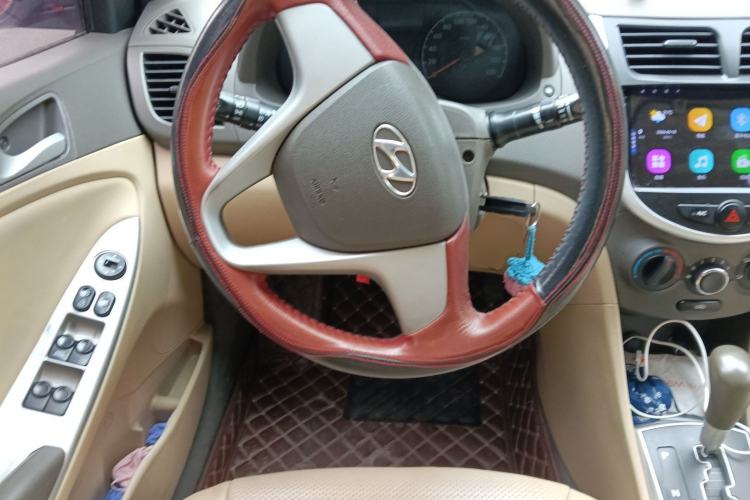 Used Hyundai Verna (older generation) 2010 Sedan 1.4L Automatic Comfort Model GS Steering Wheel