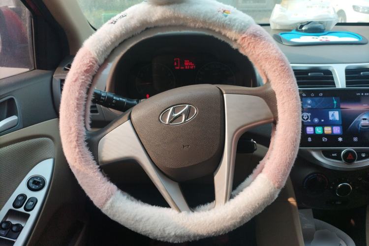 Used Hyundai Verna (older generation) 2010 Sedan 1.4L Manual Comfort GS Steering Wheel