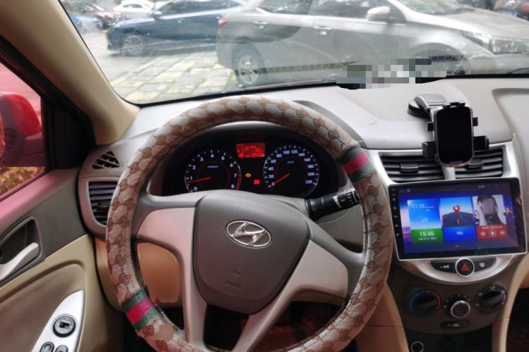 Used Hyundai Verna (older generation) 2010 Sedan 1.4L Automatic Comfort Model GS Steering Wheel