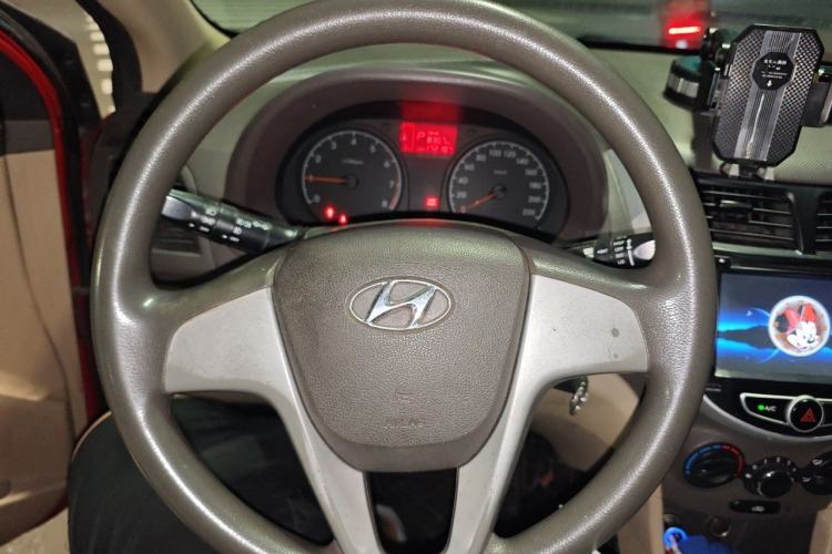 Used Hyundai Verna (older generation) 2010 Sedan 1.4L Automatic Comfort Model GS Steering Wheel