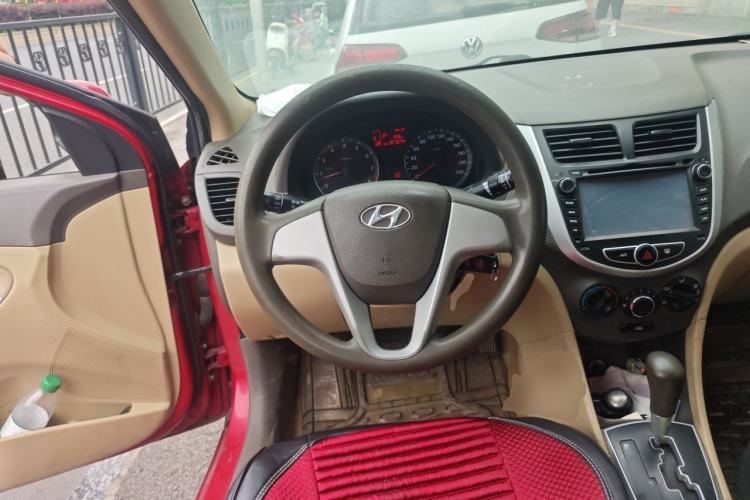 Used Hyundai Verna (older generation) 2010 Sedan 1.4L Automatic Fashionable GT Model Steering Wheel
