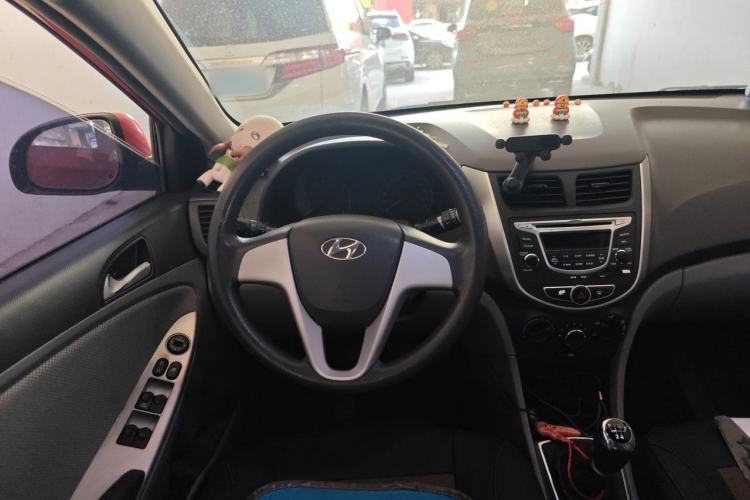 Used Hyundai Verna (older generation) 2010 Sedan 1.4L Manual Comfort GS Steering Wheel