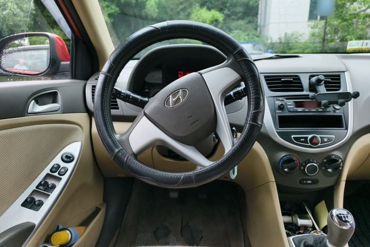 Used Hyundai Verna (older generation) 2010 Sedan 1.4L Manual Comfort GS Steering Wheel
