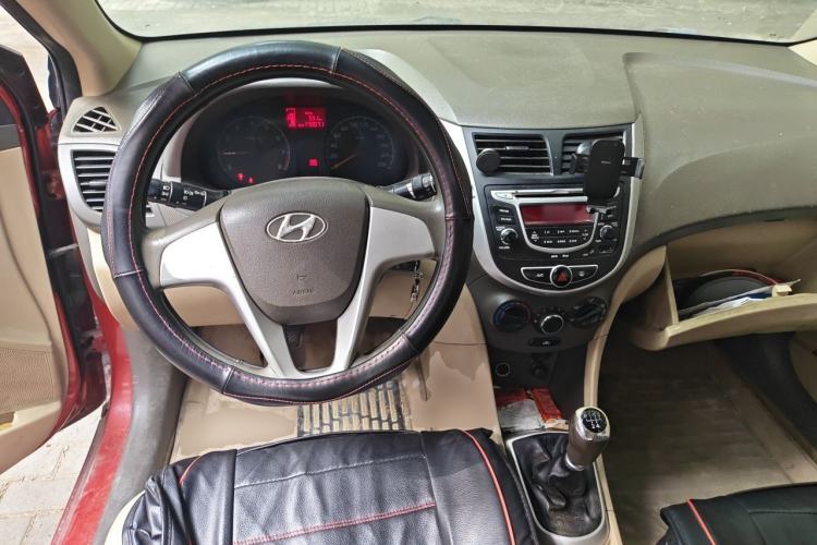 Used Hyundai Verna (older generation) 2010 Sedan 1.4L Manual Comfort GS Steering Wheel