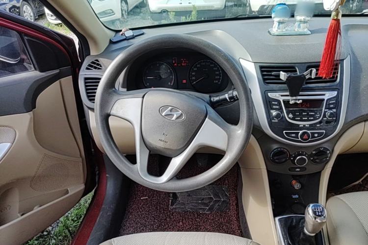 Used Hyundai Verna (older generation) 2010 Sedan 1.4L Manual Comfort GS Steering Wheel
