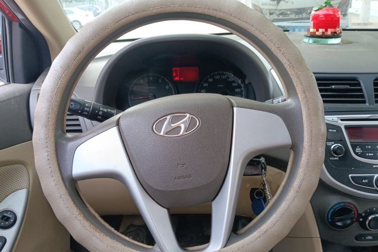 Used Hyundai Verna (older generation) 2010 Sedan 1.4L Manual Comfort GS Steering Wheel