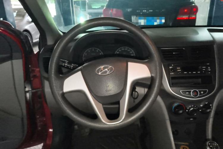 Used Hyundai Verna (older generation) 2010 Sedan 1.4L Manual Comfort GS Steering Wheel