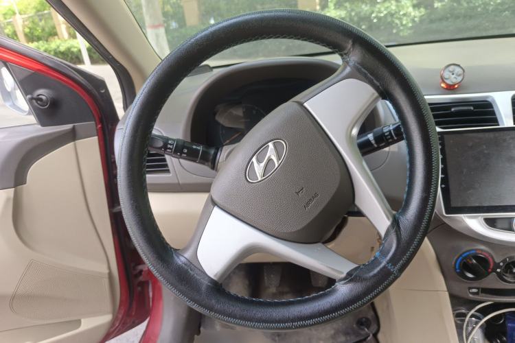 Used Hyundai Verna (older generation) 2010 Sedan 1.4L Manual Standard GL Model Steering Wheel