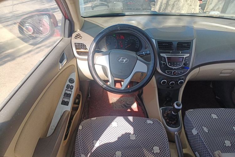 Used Hyundai Verna (older generation) 2010 Sedan 1.4L Manual Comfort GS Steering Wheel