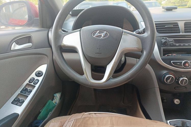Used Hyundai Verna (older generation) 2010 Sedan 1.4L Manual Comfort GS Steering Wheel