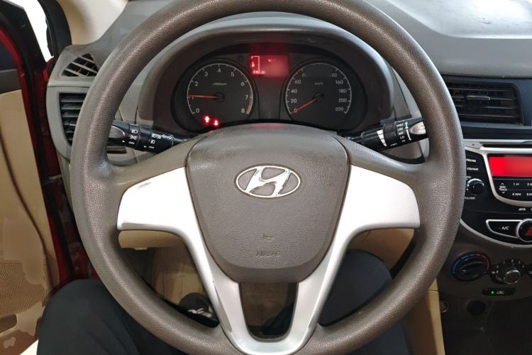 Used Hyundai Verna (older generation) 2010 Sedan 1.4L Manual Comfort GS Steering Wheel
