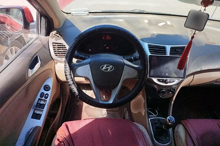 Used Hyundai Verna (older generation) 2010 Sedan 1.4L Manual Comfort GS Steering Wheel