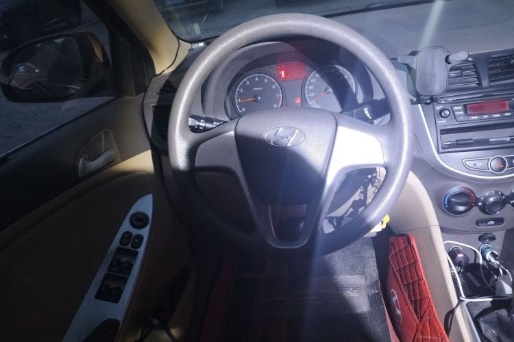 Used Hyundai Verna (older generation) 2010 Sedan 1.4L Manual Comfort GS Steering Wheel