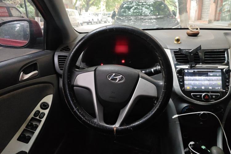 Used Hyundai Verna (older generation) 2010 Sedan 1.4L Automatic Comfort Model GS Steering Wheel