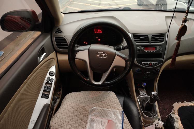 Used Hyundai Verna (older generation) 2010 Sedan 1.4L Manual Comfort GS Steering Wheel