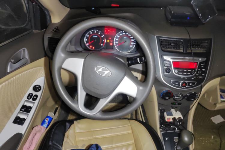 Used Hyundai Verna (older generation) 2010 Sedan 1.4L Automatic Fashionable GT Model Steering Wheel