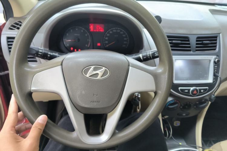 Used Hyundai Verna (older generation) 2010 Sedan 1.4L Manual Comfort GS Steering Wheel