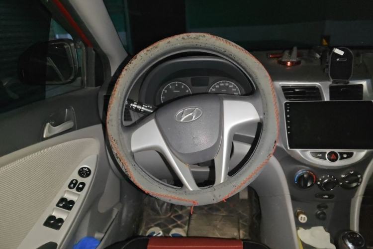 Used Hyundai Verna (older generation) 2010 Sedan 1.4L Manual Comfort GS Steering Wheel