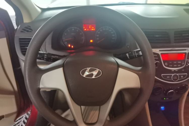 Used Hyundai Verna (older generation) 2010 Sedan 1.4L Manual Comfort GS Steering Wheel