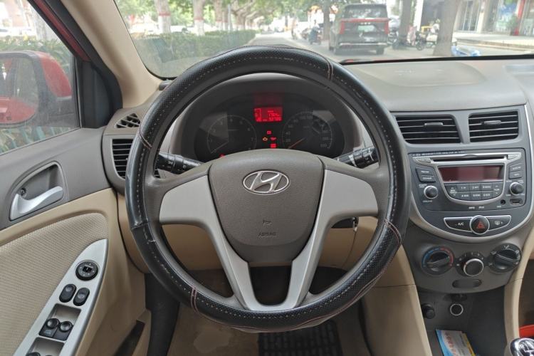 Used Hyundai Verna (older generation) 2010 Sedan 1.4L Manual Comfort GS Steering Wheel