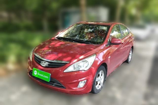 Ojetý Hyundai Verna (older generation) 2010 Sedan 1.4L Automatic Fashionable GT Model