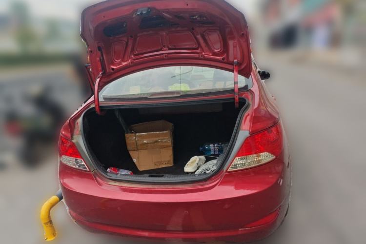 Used Hyundai Verna (older generation) 2010 Sedan 1.4L Automatic Fashionable GT Model Trunk