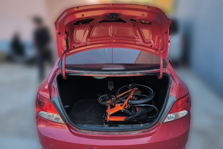 Used Hyundai Verna (older generation) 2010 Sedan 1.4L Automatic Comfort Model GS Trunk