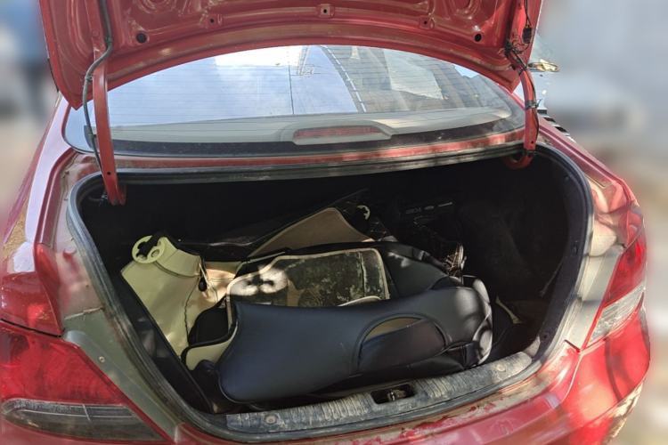 Used Hyundai Verna (older generation) 2010 Sedan 1.4L Manual Standard GL Model Trunk