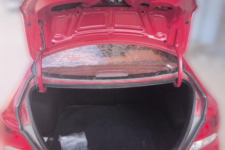 Used Hyundai Verna (older generation) 2010 Sedan 1.4L Automatic Fashionable GT Model Trunk