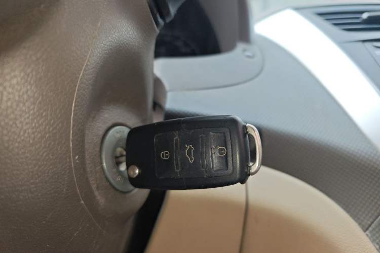 Used Hyundai Verna (older generation) 2010 Sedan 1.4L Automatic Comfort Model GS Vehicle Key