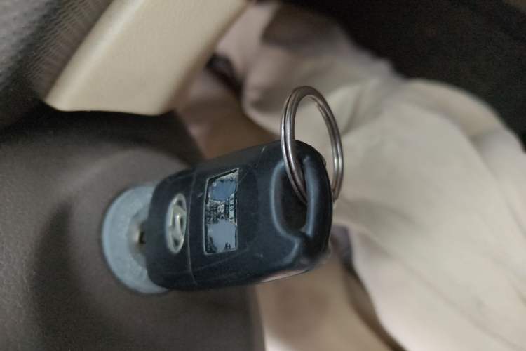 Used Hyundai Verna (older generation) 2010 Sedan 1.4L Manual Comfort GS Vehicle Key