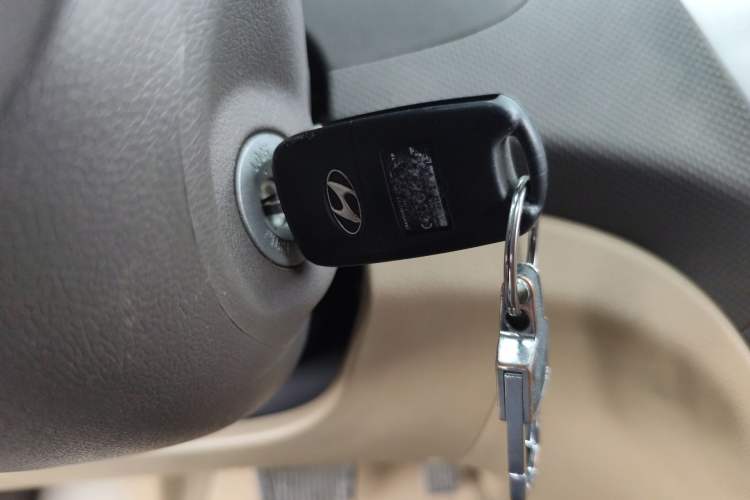 Used Hyundai Verna (older generation) 2010 Sedan 1.4L Automatic Fashionable GT Model Vehicle Key