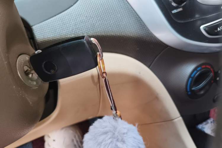 Used Hyundai Verna (older generation) 2010 Sedan 1.4L Manual Comfort GS Vehicle Key