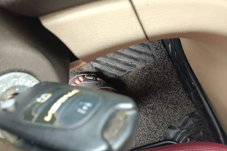 Used Hyundai Verna (older generation) 2010 Sedan 1.4L Manual Comfort GS Vehicle Key