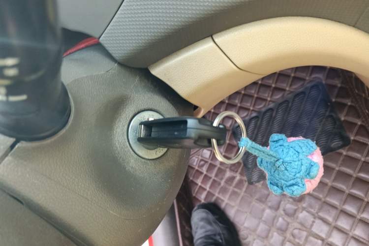 Used Hyundai Verna (older generation) 2010 Sedan 1.4L Automatic Comfort Model GS Vehicle Key