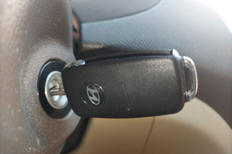 Used Hyundai Verna (older generation) 2010 Sedan 1.4L Manual Comfort GS Vehicle Key