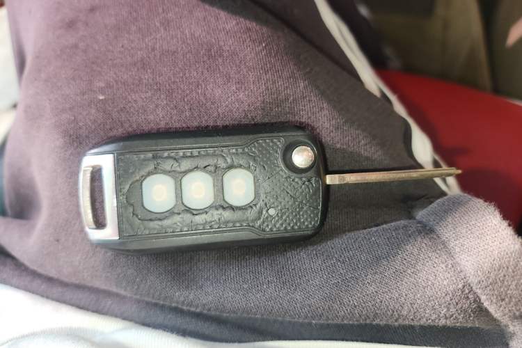 Used Hyundai Verna (older generation) 2010 Sedan 1.4L Automatic Comfort Model GS Vehicle Key
