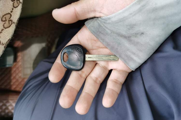 Used Hyundai Verna (older generation) 2010 Sedan 1.4L Automatic Comfort Model GS Vehicle Key
