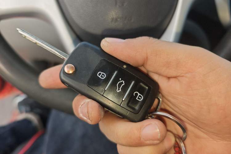 Used Hyundai Verna (older generation) 2010 Sedan 1.4L Manual Standard GL Model Vehicle Key