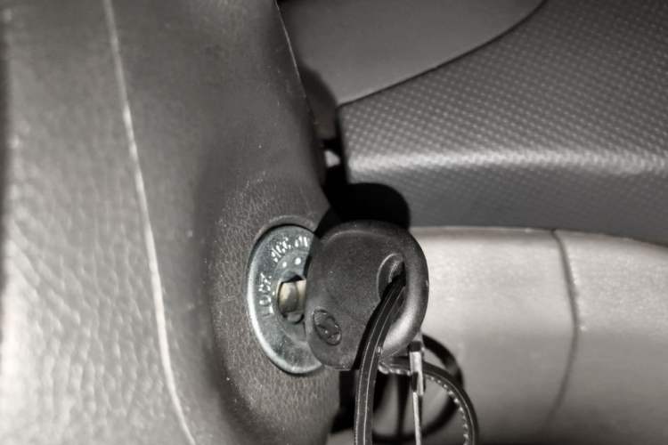 Used Hyundai Verna (older generation) 2010 Sedan 1.4L Manual Comfort GS Vehicle Key