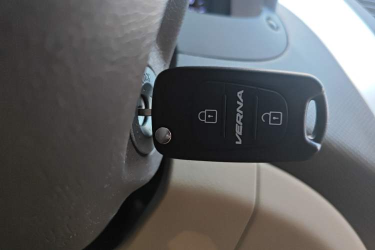 Used Hyundai Verna (older generation) 2010 Sedan 1.4L Automatic Fashionable GT Model Vehicle Key