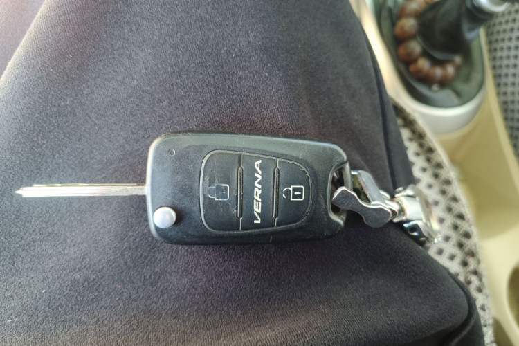 Used Hyundai Verna (older generation) 2010 Sedan 1.4L Manual Comfort GS Vehicle Key