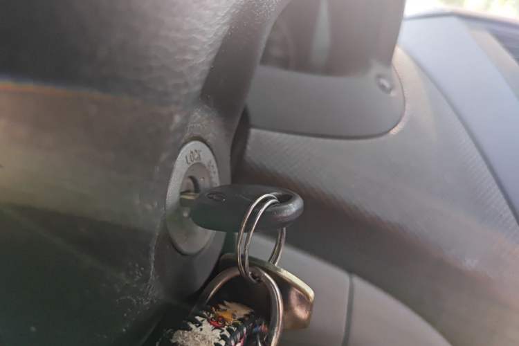 Used Hyundai Verna (older generation) 2010 Sedan 1.4L Manual Comfort GS Vehicle Key