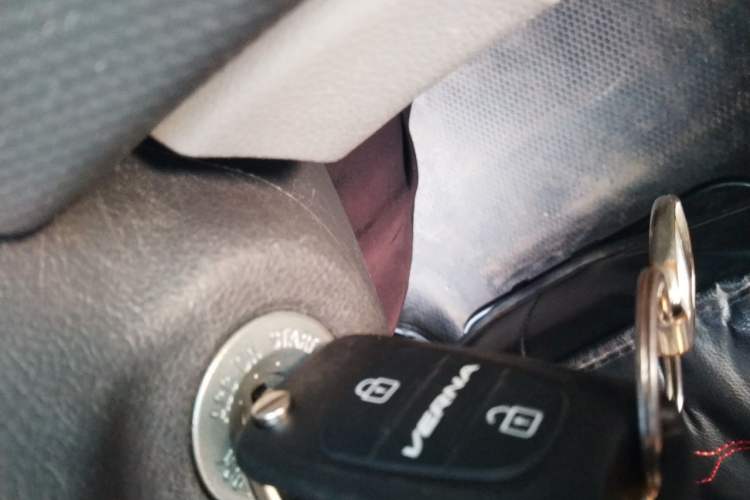 Used Hyundai Verna (older generation) 2010 Sedan 1.4L Manual Comfort GS Vehicle Key