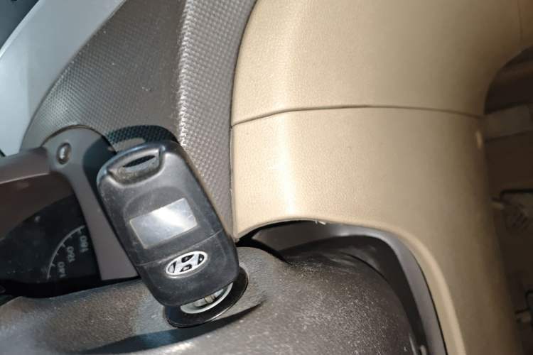 Used Hyundai Verna (older generation) 2010 Sedan 1.4L Manual Comfort GS Vehicle Key