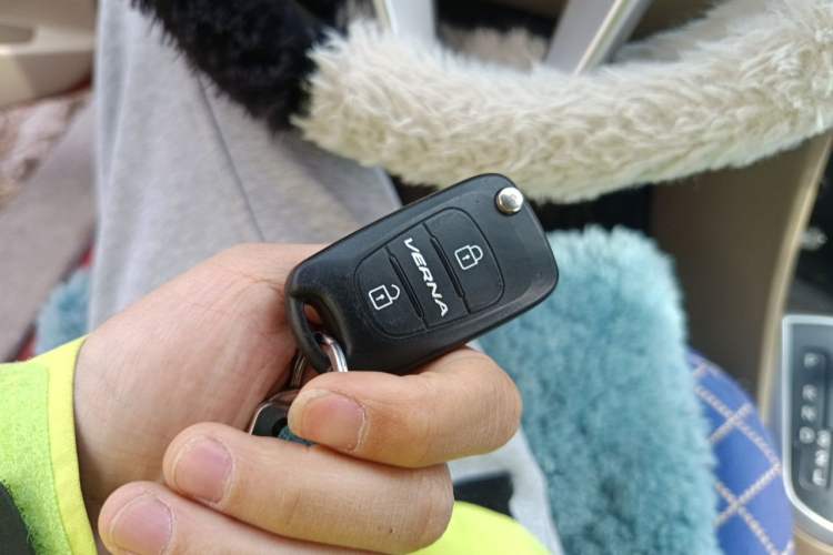 Used Hyundai Verna (older generation) 2010 Sedan 1.4L Automatic Fashionable GT Model Vehicle Key